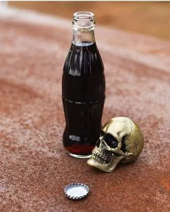 Crack One Open Totenschädel Flaschenöffner -Grusel Dekor Geschaft totenkopf flaschenoeffner totenschaedel flaschenoeffner skull bottle opener halloween homeware 54164 03